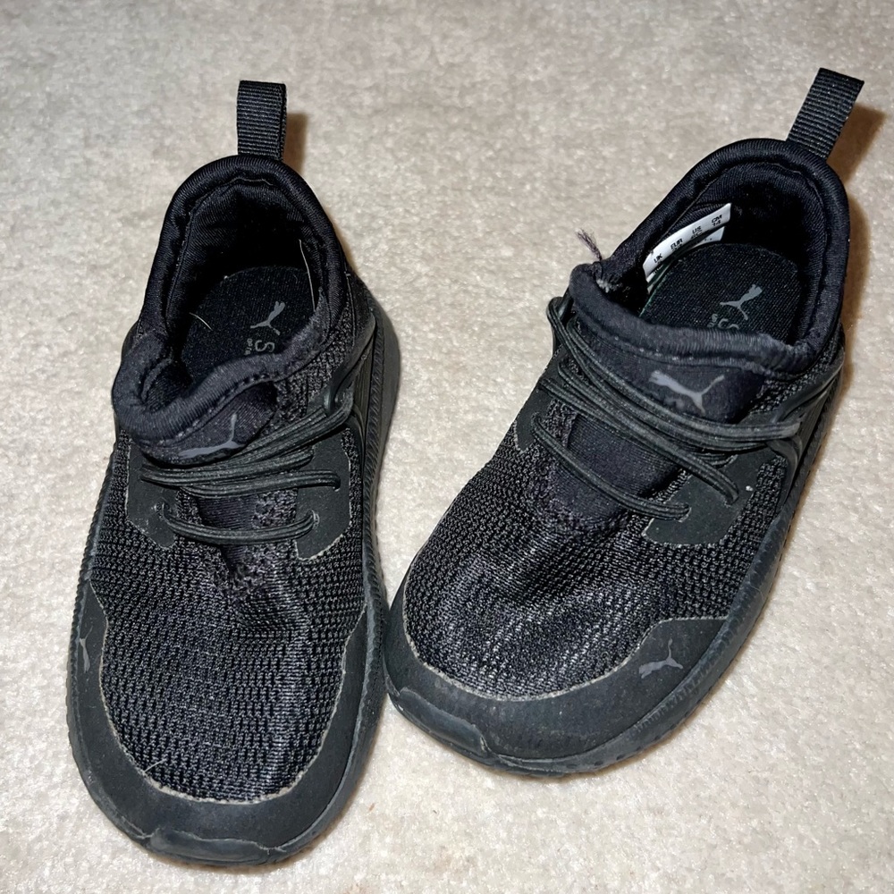 EUC Puma Sneakers Sz 6 Toddler
